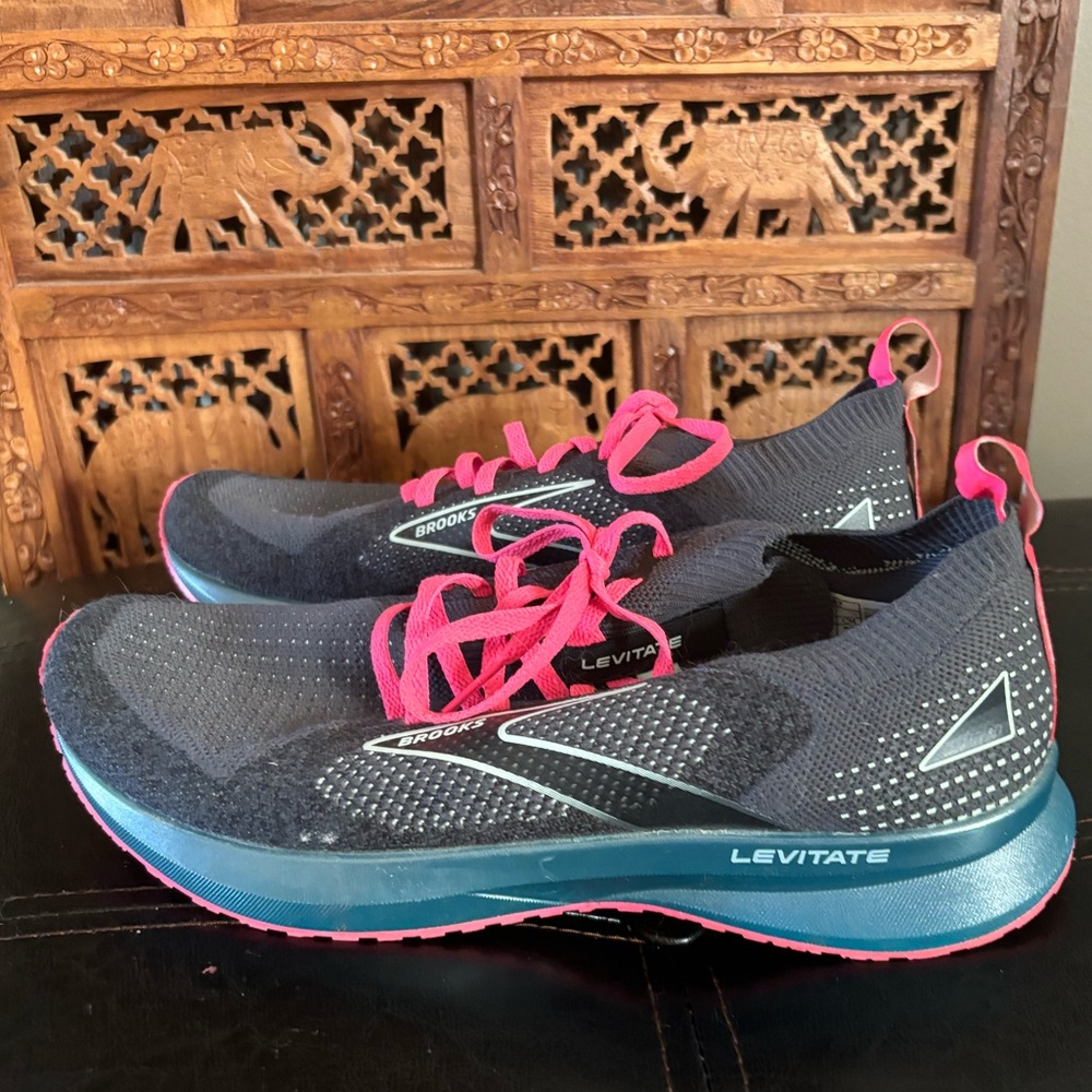 Brooks Running Levitate StealthFit 5 Size 10